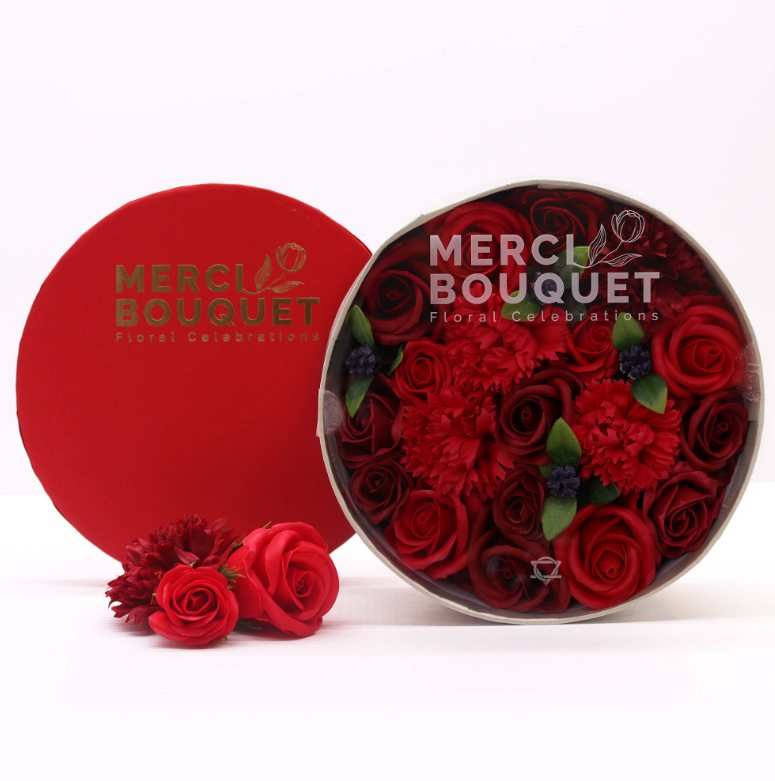 Round Box - Classic Red Roses